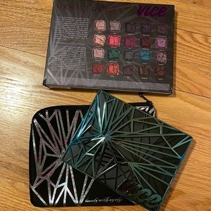 Urban Decay Vice Palette 1